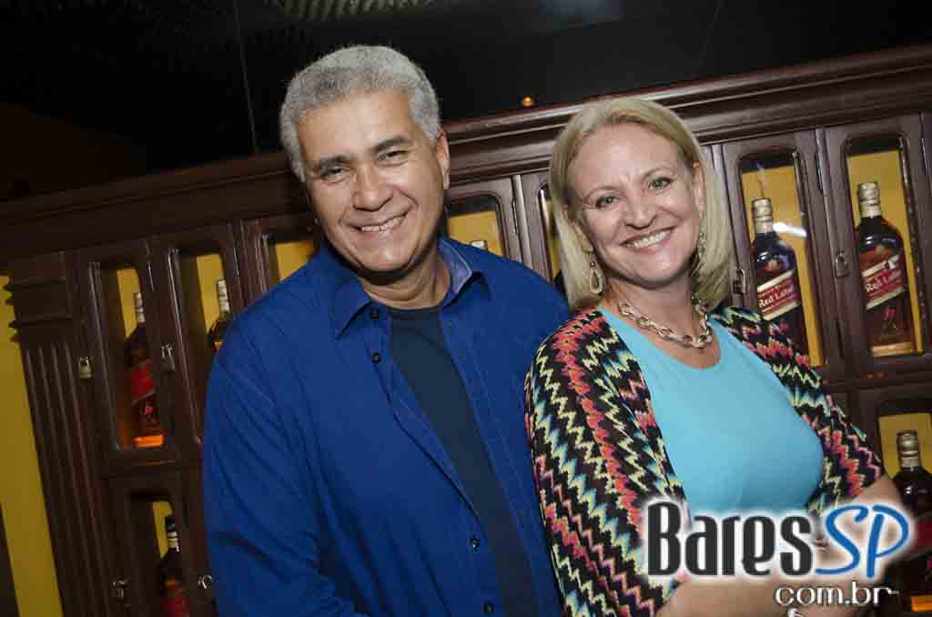 Bar Charles Edward recebeu o show da banda Big Lion e Kiko Zambianchi Bar Charles Edward recebeu o show da banda Big Lion e Kiko Zambianchi