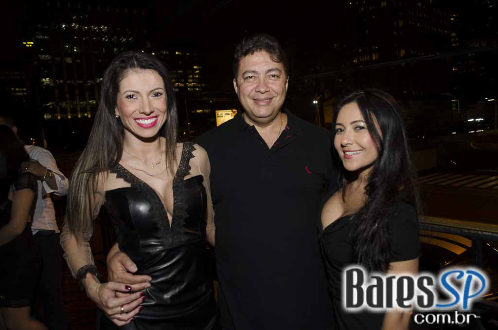 Bar Charles Edward recebeu o show da banda Big Lion e Kiko Zambianchi Bar Charles Edward recebeu o show da banda Big Lion e Kiko Zambianchi