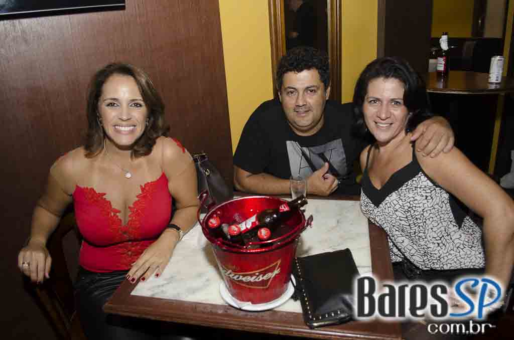 Bar Charles Edward recebeu o show da banda Big Lion e Kiko Zambianchi Bar Charles Edward recebeu o show da banda Big Lion e Kiko Zambianchi