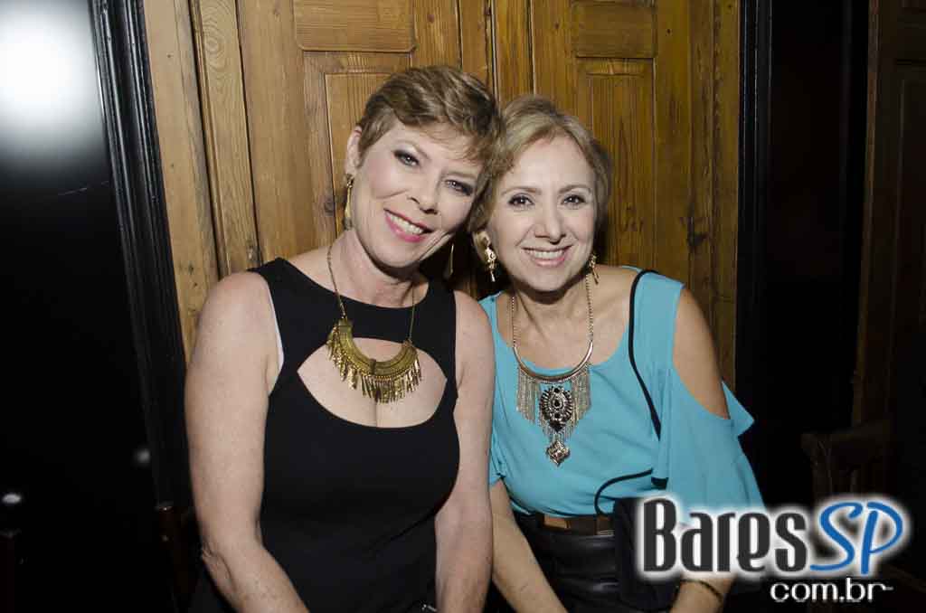 Bar Charles Edward recebeu o show da banda Big Lion e Kiko Zambianchi Bar Charles Edward recebeu o show da banda Big Lion e Kiko Zambianchi