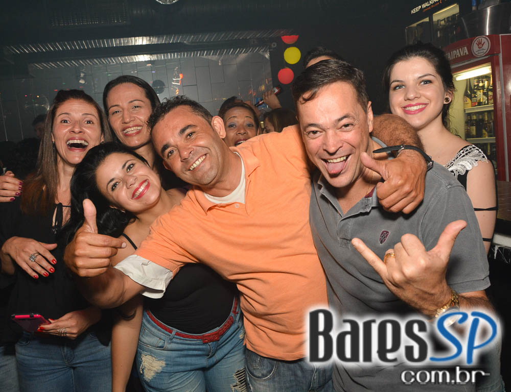 Noite da Cerveja com DJs Sandrinho, Zhenna e Tutunic no Akbar Lounge e Disco Noite da Cerveja com DJs Sandrinho, Zhenna e Tutunic no Akbar Lounge e Disco