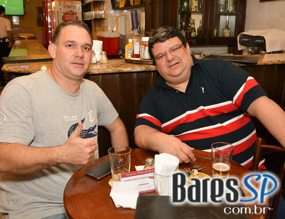 Dupla Brunno Martins e Rafael com o melhor do sertanejo no Bar Birô Dupla Brunno Martins e Rafael com o melhor do sertanejo no Bar Birô