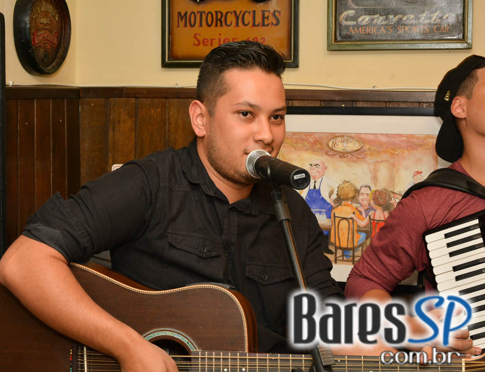 Dupla Brunno Martins e Rafael com o melhor do sertanejo no Bar Birô Dupla Brunno Martins e Rafael com o melhor do sertanejo no Bar Birô
