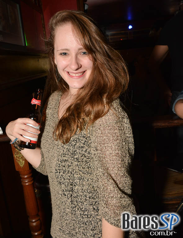 William Kim e banda Bubbles comandaram a noite com clássicos do rock no Republic Pub William Kim e banda Bubbles comandaram a noite com clássicos do rock no Republic Pub