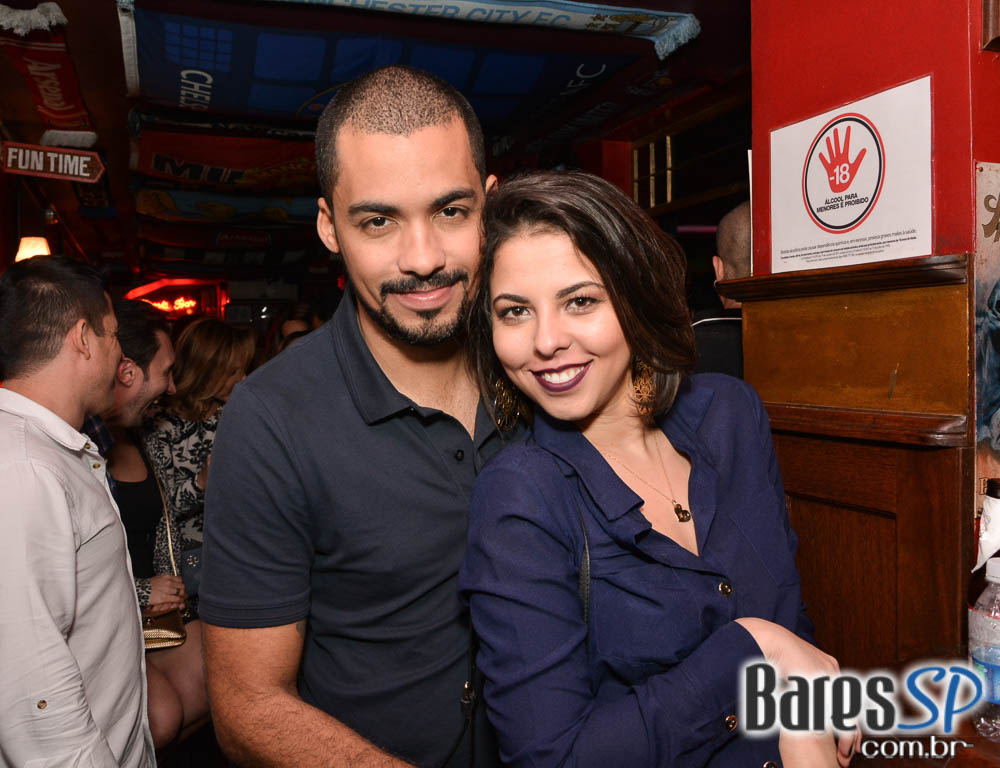 William Kim e banda Bubbles comandaram a noite com clássicos do rock no Republic Pub William Kim e banda Bubbles comandaram a noite com clássicos do rock no Republic Pub