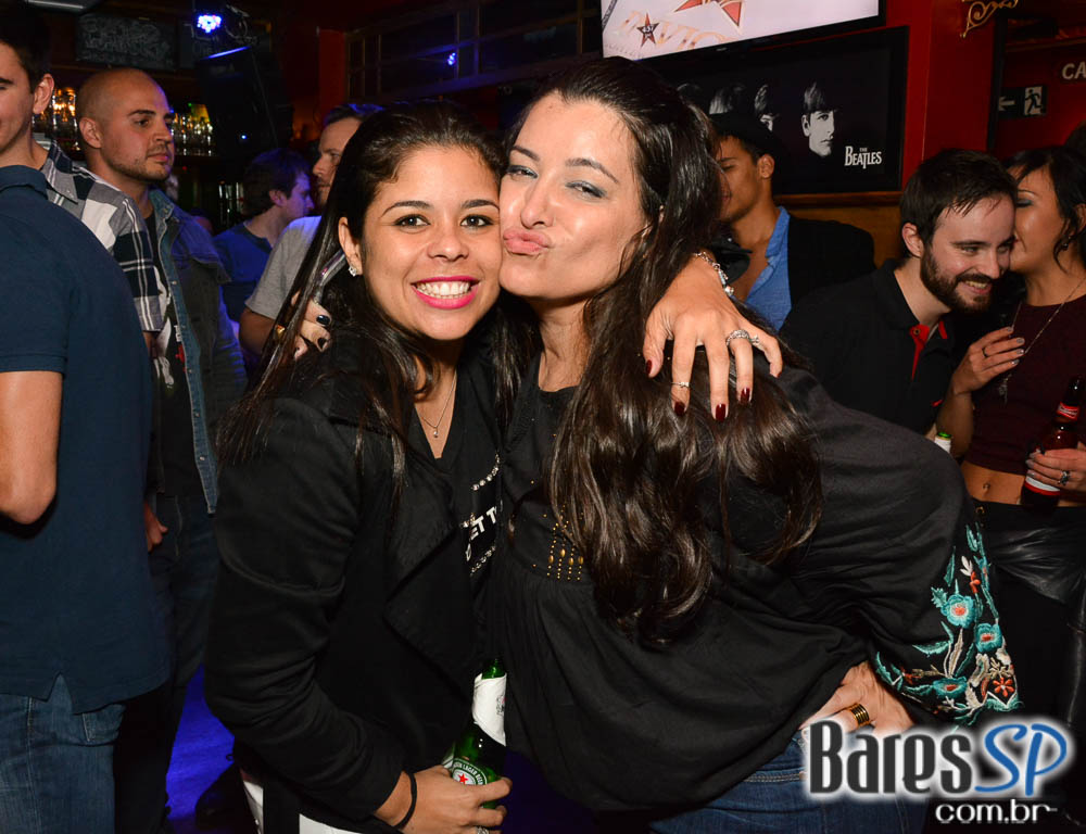 Banda Burnz e Sal Vincent comandaram a noite de sexta com muito rock no Republic Pub Banda Burnz e Sal Vincent comandaram a noite de sexta com muito rock no Republic Pub