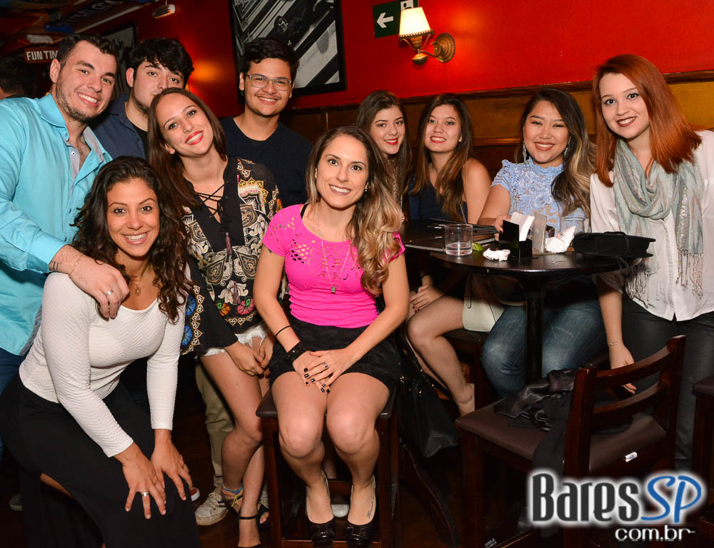 Banda Burnz e Sal Vincent comandaram a noite de sexta com muito rock no Republic Pub Banda Burnz e Sal Vincent comandaram a noite de sexta com muito rock no Republic Pub