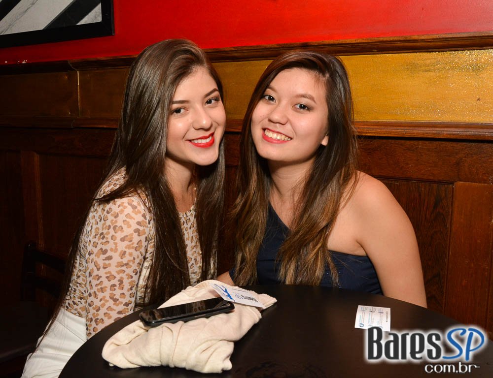 Banda Burnz e Sal Vincent comandaram a noite de sexta com muito rock no Republic Pub Banda Burnz e Sal Vincent comandaram a noite de sexta com muito rock no Republic Pub