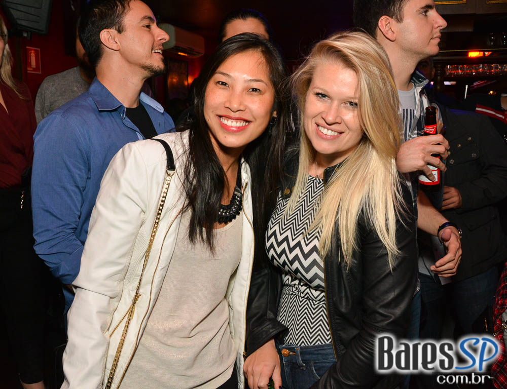 Banda Burnz e Sal Vincent comandaram a noite de sexta com muito rock no Republic Pub Banda Burnz e Sal Vincent comandaram a noite de sexta com muito rock no Republic Pub