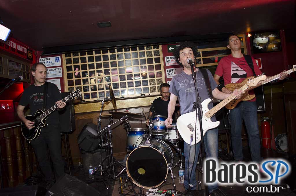 William Kim e banda Insônica com o melhor do pop rock no Republic Pub William Kim e banda Insônica com o melhor do pop rock no Republic Pub