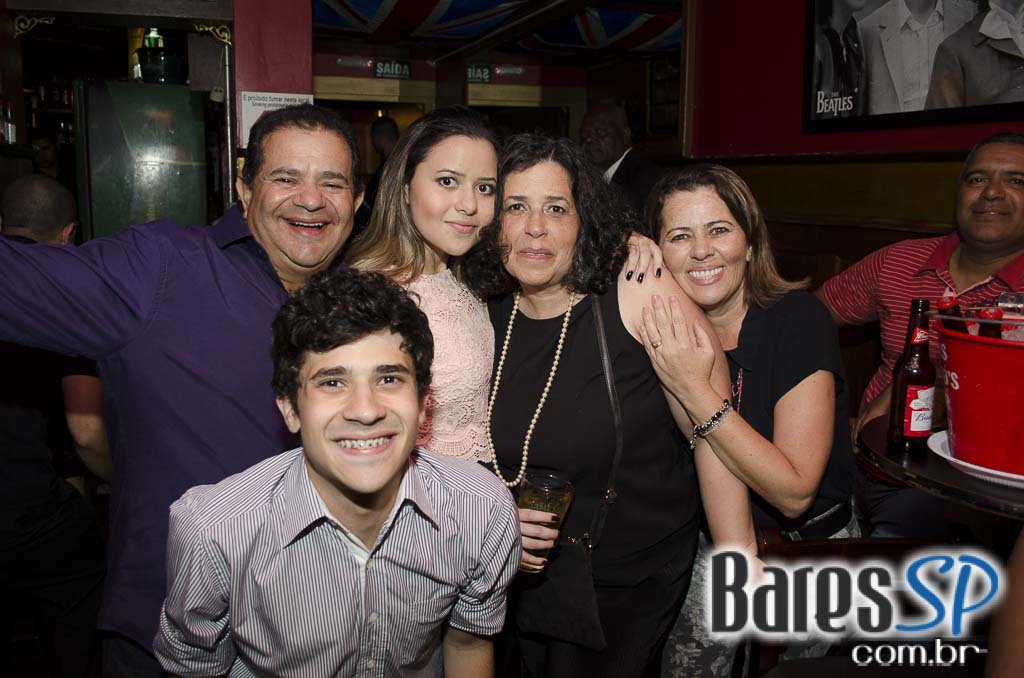 William Kim e banda Insônica com o melhor do pop rock no Republic Pub William Kim e banda Insônica com o melhor do pop rock no Republic Pub