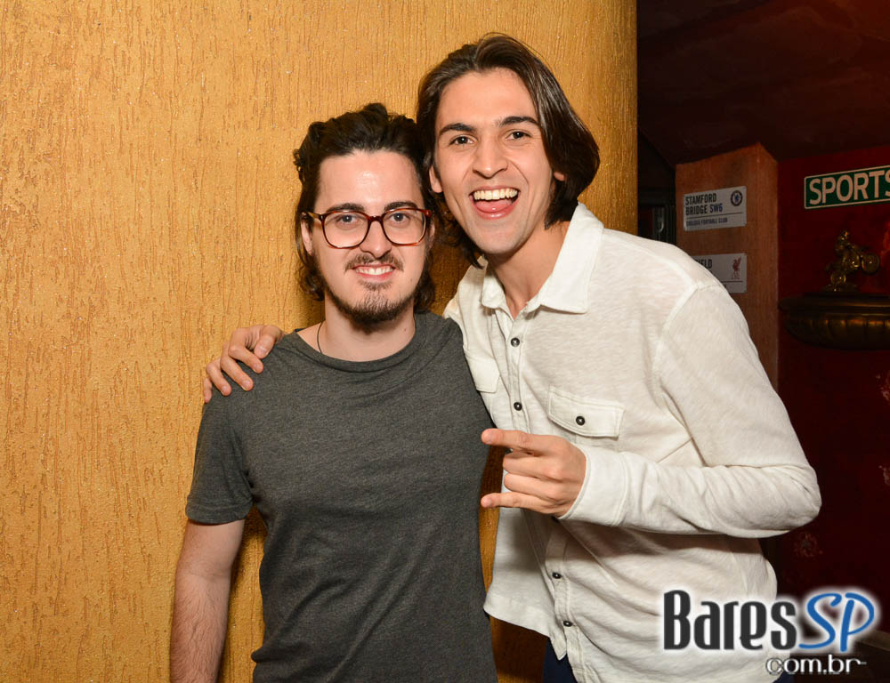 Friday Rocks com a Banda Insônica e o cantor William Kim no palco do Republic Pub Friday Rocks com a Banda Insônica e o cantor William Kim no palco do Republic Pub