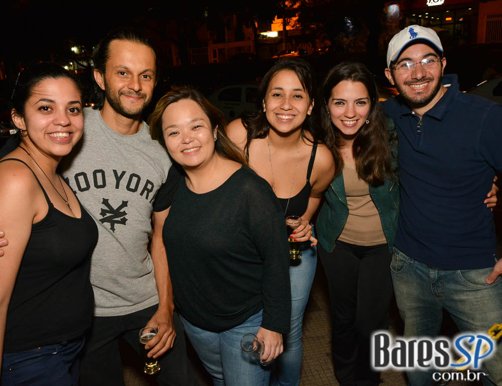 Grupo Transachoro e Dennis Alencar comandaram o sábado no Bar Birô Grupo Transachoro e Dennis Alencar comandaram o sábado no Bar Birô