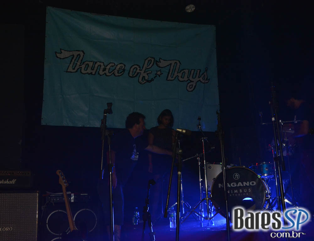 Festa Garotos Perdidos com show Dancing Of Days no Inferno Club