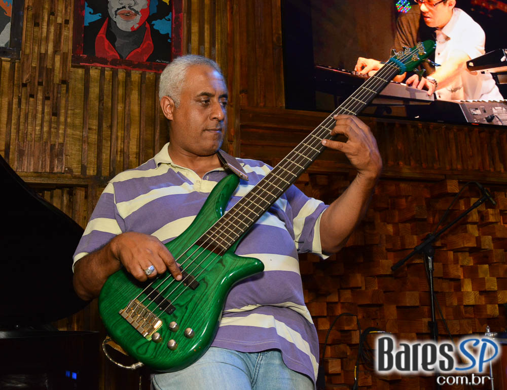 Alex Frontera Jazz e banda Bordel 69 comandaram o sábado do Ton Ton Jazz Alex Frontera Jazz e banda Bordel 69 comandaram o sábado do Ton Ton Jazz