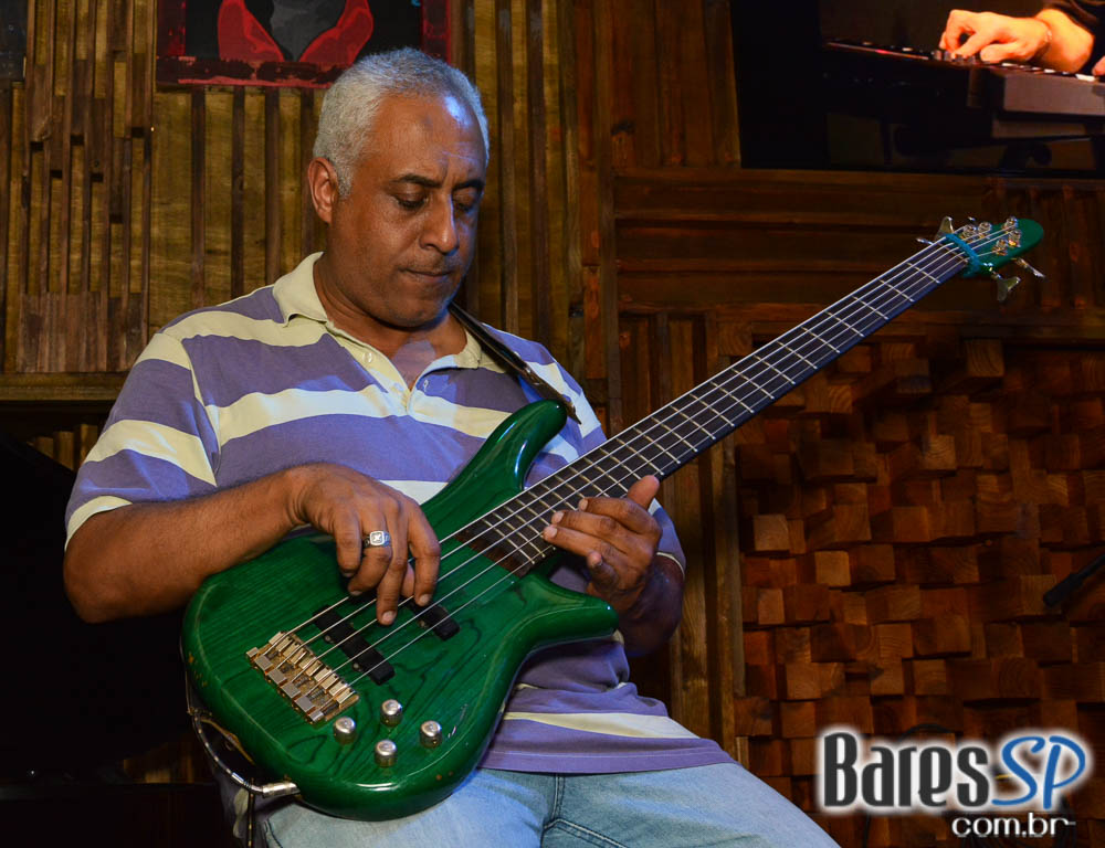 Alex Frontera Jazz e banda Bordel 69 comandaram o sábado do Ton Ton Jazz Alex Frontera Jazz e banda Bordel 69 comandaram o sábado do Ton Ton Jazz