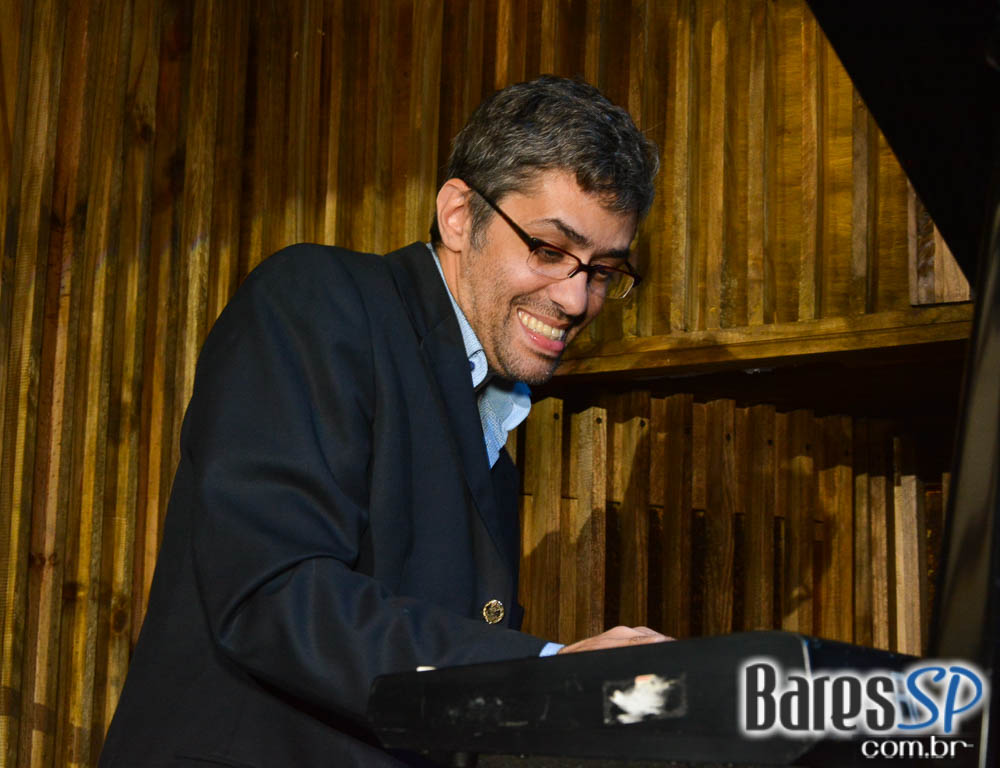 Alex Frontera Jazz e banda Bordel 69 comandaram o sábado do Ton Ton Jazz Alex Frontera Jazz e banda Bordel 69 comandaram o sábado do Ton Ton Jazz