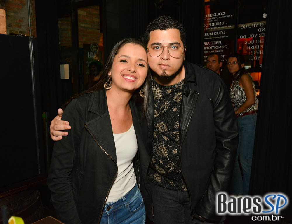 Banda Jack Fast comandou a noite com clássicos do pop rock no Dublin Banda Jack Fast comandou a noite com clássicos do pop rock no Dublin