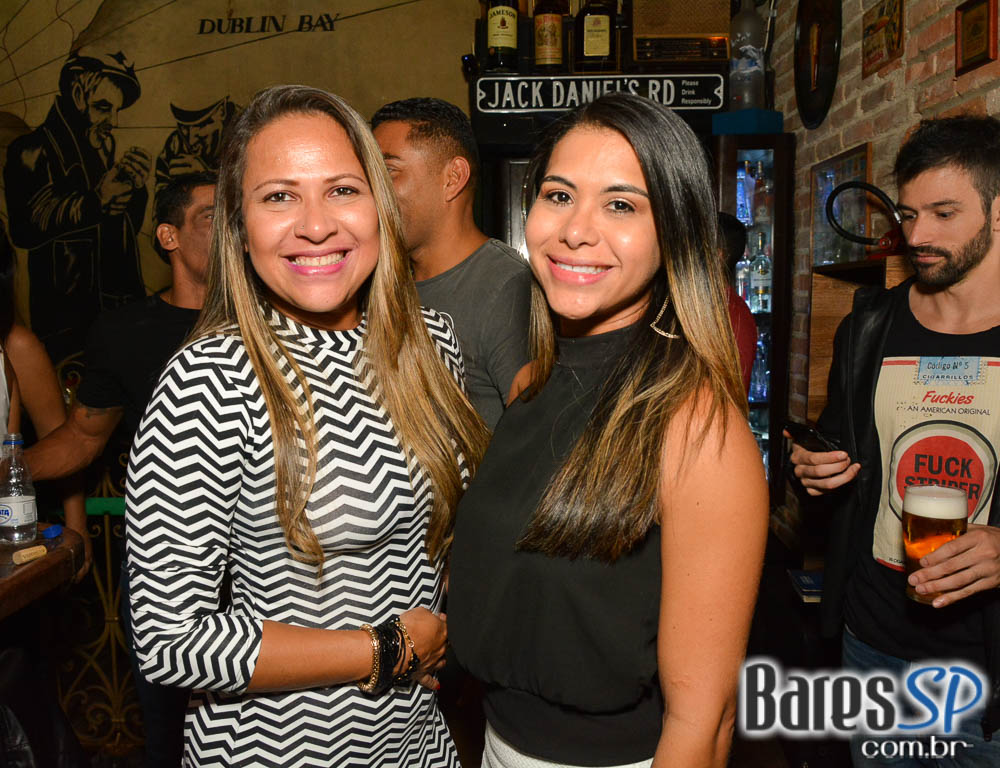 Banda Jack Fast comandou a noite com clássicos do pop rock no Dublin Banda Jack Fast comandou a noite com clássicos do pop rock no Dublin