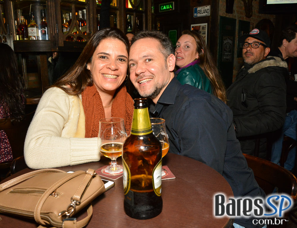 Banda Double Shot comandou a noite com muito pop rock no Dublin Banda Double Shot comandou a noite com muito pop rock no Dublin