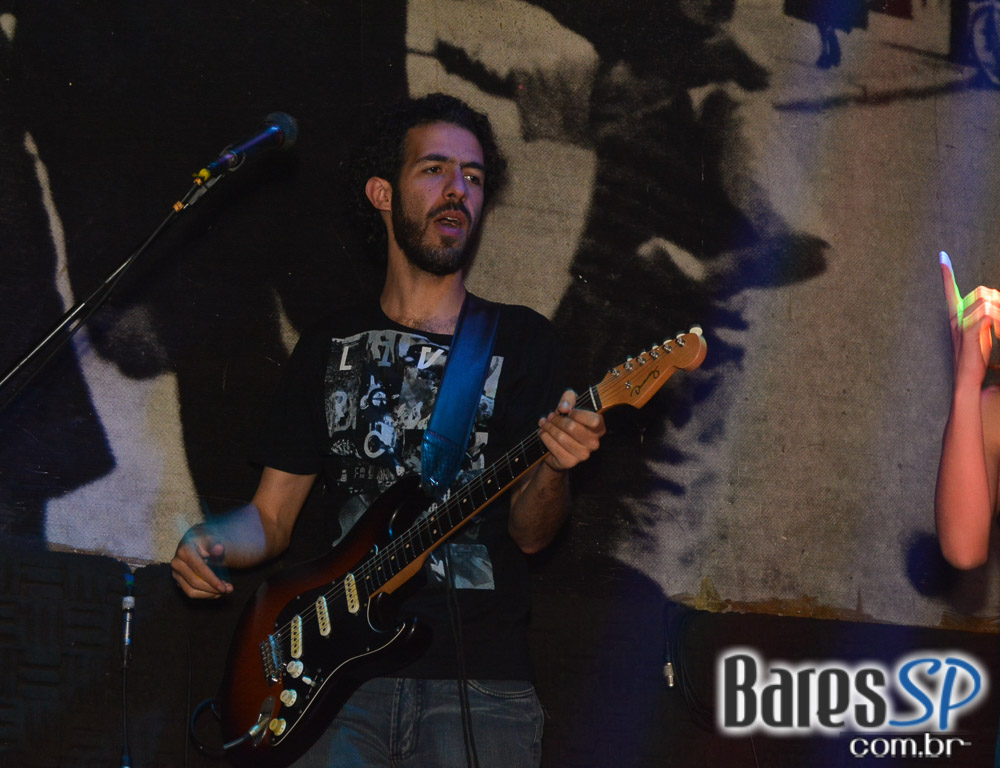 Banda Double Shot comandou a noite com muito pop rock no Dublin Banda Double Shot comandou a noite com muito pop rock no Dublin