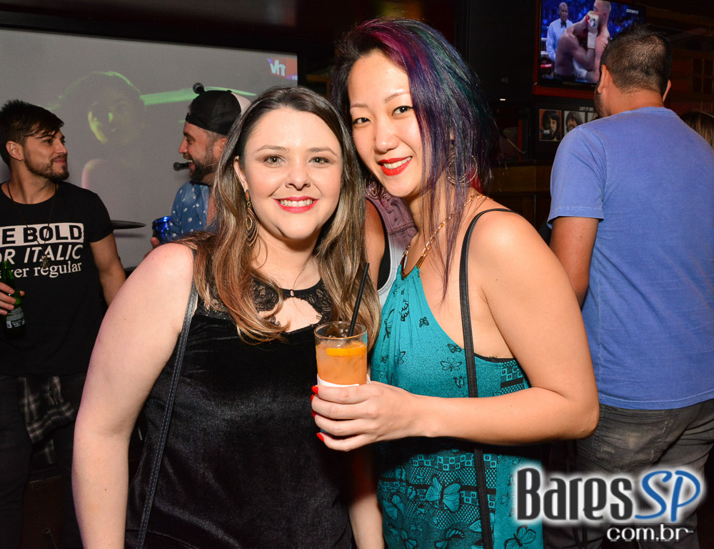 William Kim e banda Monk tocaram clássicos do pop rock no Republic Pub William Kim e banda Monk tocaram clássicos do pop rock no Republic Pub