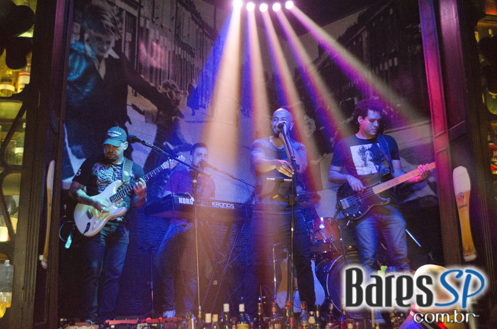 Banda Jack Fast comandou a noite com clássicos do pop rock no Dublin Banda Jack Fast comandou a noite com clássicos do pop rock no Dublin