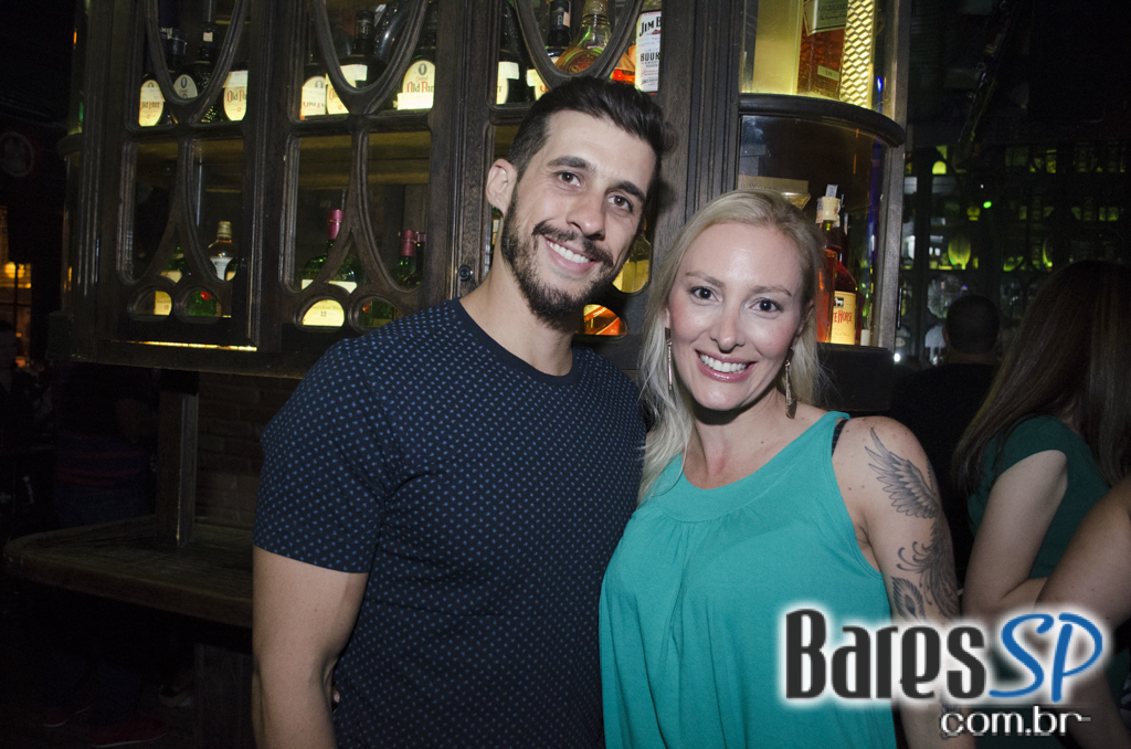 Banda Jack Fast comandou a noite com clássicos do pop rock no Dublin Banda Jack Fast comandou a noite com clássicos do pop rock no Dublin