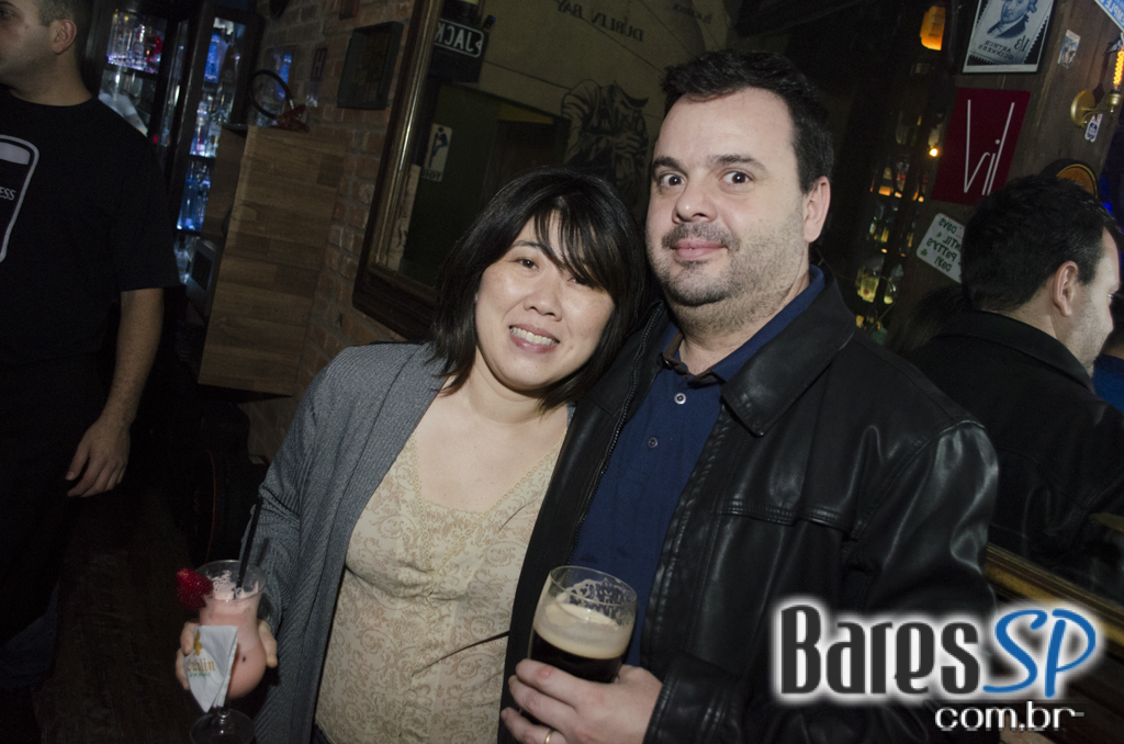 Banda Jack Fast comandou a noite com clássicos do pop rock no Dublin Banda Jack Fast comandou a noite com clássicos do pop rock no Dublin