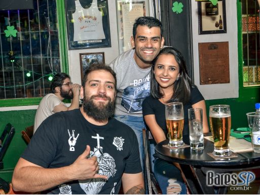 Bandas Fianna Irish Music, Double Z e Burning Soul animaram a sexta do Finnegans Pub - St. Patrick's Week