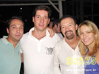 André Lellis, do bloco “Me Ama” na Mercearia São Roque - Jockey Club André Lellis, do bloco “Me Ama” na Mercearia São Roque - Jockey Club