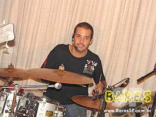 André Lellis, do bloco “Me Ama” na Mercearia São Roque - Jockey Club André Lellis, do bloco “Me Ama” na Mercearia São Roque - Jockey Club