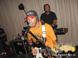 André Lellis, do bloco “Me Ama” na Mercearia São Roque - Jockey Club André Lellis, do bloco “Me Ama” na Mercearia São Roque - Jockey Club