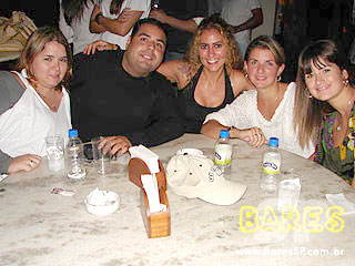 André Lellis, do bloco “Me Ama” na Mercearia São Roque - Jockey Club André Lellis, do bloco “Me Ama” na Mercearia São Roque - Jockey Club