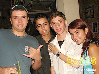 Saturday Nighty no Unha de Gato Saturday Nighty no Unha de Gato