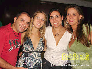 Saturday Nighty no Unha de Gato Saturday Nighty no Unha de Gato