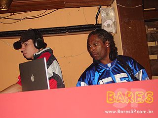 Grupos Nossa Onda e Arruaça no Taberna Sherwood Grupos Nossa Onda e Arruaça no Taberna Sherwood