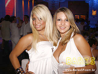 Warm-up do MOB Festival 2009 com Dj Hernan Cattaneo na Pacha Warm-up do MOB Festival 2009 com Dj Hernan Cattaneo na Pacha