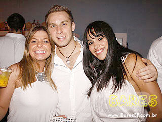 Warm-up do MOB Festival 2009 com Dj Hernan Cattaneo na Pacha Warm-up do MOB Festival 2009 com Dj Hernan Cattaneo na Pacha