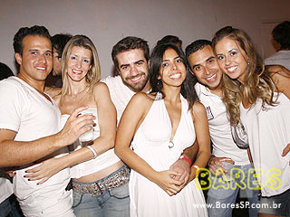 Warm-up do MOB Festival 2009 com Dj Hernan Cattaneo na Pacha Warm-up do MOB Festival 2009 com Dj Hernan Cattaneo na Pacha