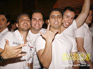 Warm-up do MOB Festival 2009 com Dj Hernan Cattaneo na Pacha Warm-up do MOB Festival 2009 com Dj Hernan Cattaneo na Pacha