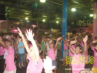 Ensaio na quadra da Sociedade Rosas de Ouro Ensaio na quadra da Sociedade Rosas de Ouro