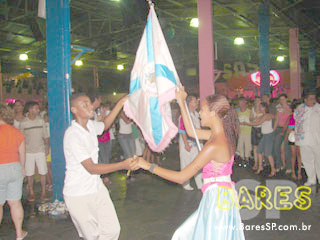 Ensaio na quadra da Sociedade Rosas de Ouro Ensaio na quadra da Sociedade Rosas de Ouro