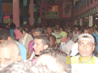 Ensaio na quadra da Sociedade Rosas de Ouro Ensaio na quadra da Sociedade Rosas de Ouro