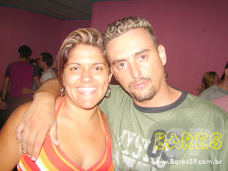 Ensaio na quadra da Sociedade Rosas de Ouro Ensaio na quadra da Sociedade Rosas de Ouro