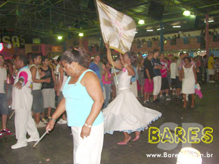 Ensaio na quadra da Sociedade Rosas de Ouro Ensaio na quadra da Sociedade Rosas de Ouro