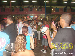 Ensaio na quadra da Sociedade Rosas de Ouro Ensaio na quadra da Sociedade Rosas de Ouro