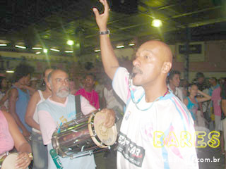 Ensaio na quadra da Sociedade Rosas de Ouro Ensaio na quadra da Sociedade Rosas de Ouro