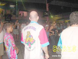 Ensaio na quadra da Sociedade Rosas de Ouro Ensaio na quadra da Sociedade Rosas de Ouro