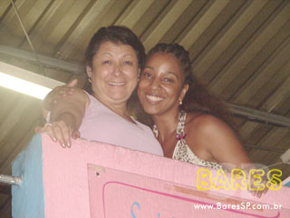 Ensaio na quadra da Sociedade Rosas de Ouro Ensaio na quadra da Sociedade Rosas de Ouro